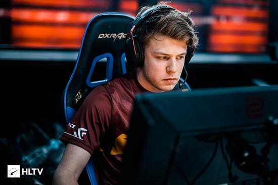 Zeus 对 s1mple 在 CS2 的回归表示怀疑;