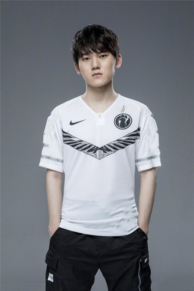 Astralis 被 GamerLegion 淘汰， Spirit 击败 Liquid — IEM Katowice 2025 小组赛